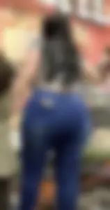 Giant butt in tight blue jeans at the supermarket creepshots