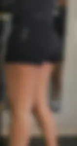 Brunette wide hips tight shorts at the gym (Brasil)