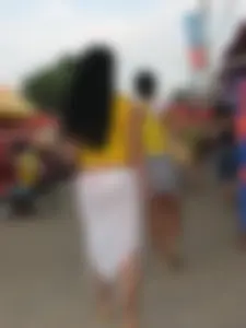 Candid beach and bikini babes