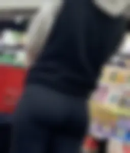 Petite Latina with fit ass in leggings
