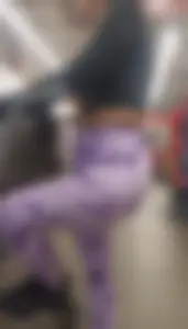 Latina milf with a great body, showing her big ass in pink leggings [OC]
