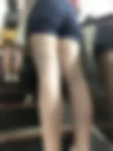 Flat Ass in Shorts and Nice Legs Subway Train and Escalator Creepshots Gallery
