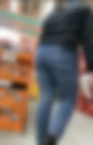 Girl fills her jeans at HD