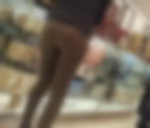 Round Booty at Mall (OC)