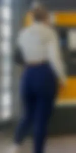 Breathtaking blonde German bimbo PAWG (BBL?) in navy leggings