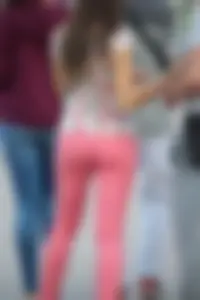 Pink jeans babe with a nice ass and bonus skinny babe in jeans