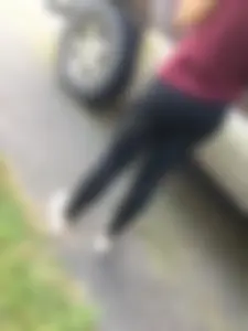 Great teen ass in leggings creepshots by the car