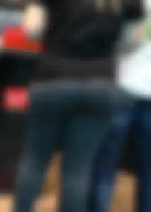 PAWG at the mall in tight grey leggings