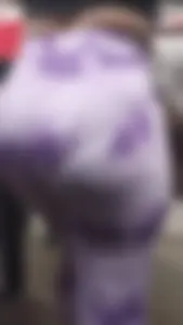 Latina milf with a great body, showing her big ass in pink leggings [OC]