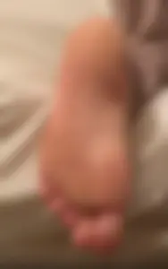 Milf's feet closeups
