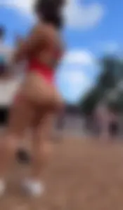 Fat Jiggly Ass at Rave with Fishnets [Non OC]