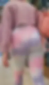Phat ass jiggling in colorful leggings