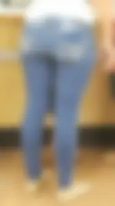 Candid Milf’s Butt in Tight Jeans Closeup Creepshot