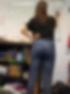 Office lady in tight pants with vpl