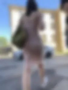 Amazing candid chick wearing a dress, VPL and glimpses of her ass through the fabric