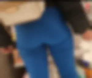 Short cap: blue leggings ebony bubble