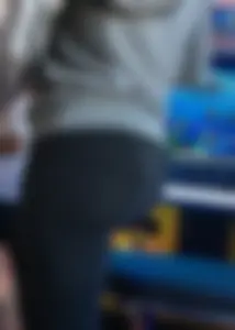 Thick milf ass in tight leggings