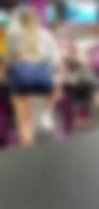 Hot blonde brunette needed to stretch her booty out