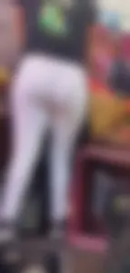 Mexicana con jeans ajustados