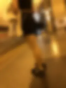 Hot Candid Girl in Shorts Subway Creepshots Collection - Thin Waist And Great Booty And Legs