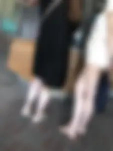 Perfect Sexy Crossed Legs And Feet in Sandals on a Street Creepshots Gallery - A Girl With Very Pale Skin