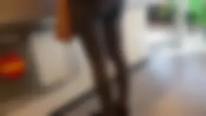 Nice ass checking out in leggings at a grocery store