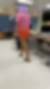 Chubby candid college girl in shorts and slippers class creepshots, purple hair