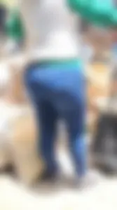 Gordita nalgona en jeans ajustados
