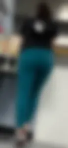 Latina waitress showing off!