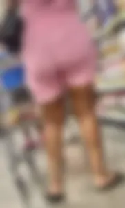 Huge Booty Ebony Milf in all Pink (vpl)