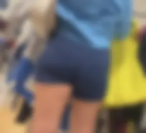 Thick blonde pawg in blue spandex shorts