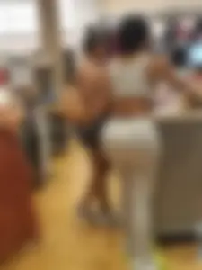 Big Azz w tits hanging in mall 3 parts