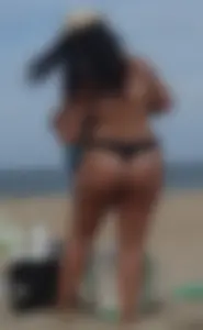 thick ass thong beach babe