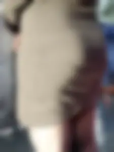 Thick booty in a tight skirt with vpl