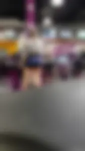 Hot blonde brunette needed to stretch her booty out