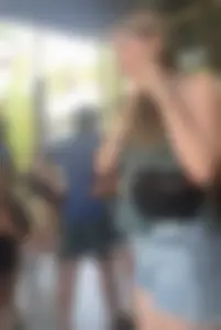 Theme Park Candid Ass With Face Shots (OC)