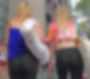 Great festival candid VPL teen in leggings and a top, cute skinny blonde