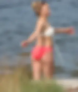 Bikini girls