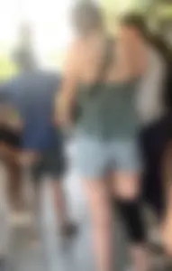 Theme Park Candid Ass With Face Shots (OC)