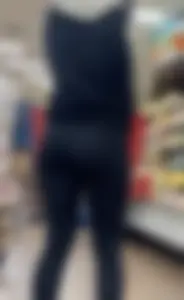 Petite Latina with fit ass in leggings