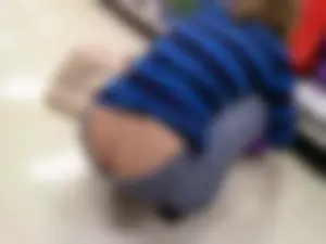 Nice buttcrack & cameltoe [not oc]😉