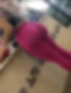 Beautiful figure in pink yoga pants (OC) slo-no vids