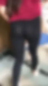 Some firm teen booty in leggings