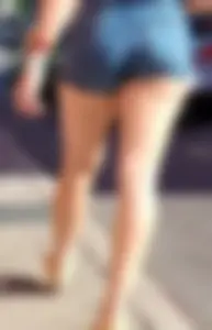 Short shorts n long legs