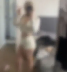 hot girls selfies