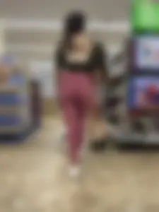 Slim latina shopping and squatting (oc)
