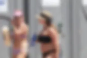 Candid Florida beach and bikini girls