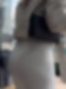 Leggings ladies at the airport