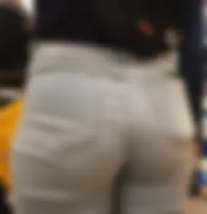 Nice booty in tight heans store creepshots