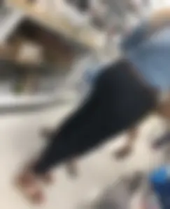 Big fat Latina ass in black jeans